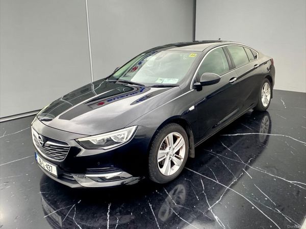 Opel Insignia Hatchback, Diesel, 2018, Black