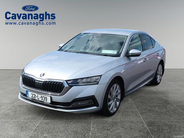Skoda Octavia Saloon, Diesel, 2022, Grey