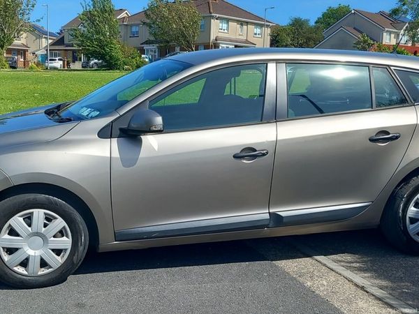 Renault Megane Estate, Diesel, 2011, Gold