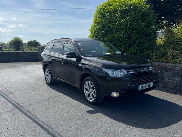 Mitsubishi Outlander SUV, Petrol Plug-in Hybrid, 2014, Black