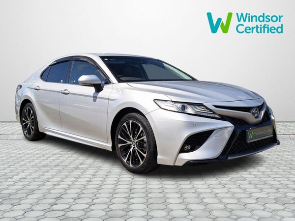 Toyota Camry Saloon, Petrol Hybrid, 2021, Silver