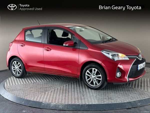 Toyota Yaris Hatchback, Petrol, 2016, Red