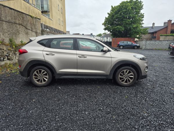 Hyundai Tucson SUV, Diesel, 2016, Beige