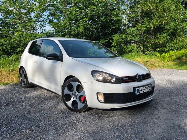 Volkswagen Golf Hatchback, Petrol, 2010, White