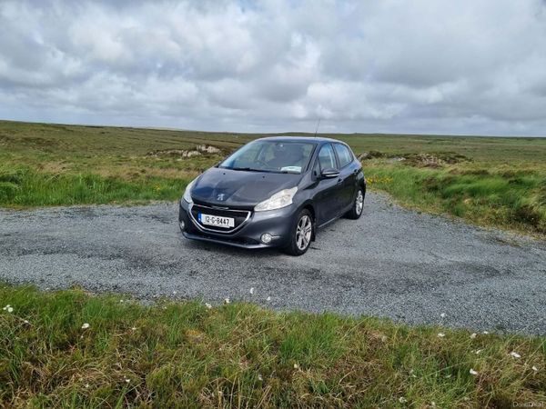 Peugeot 208 Hatchback, Petrol, 2012, Grey