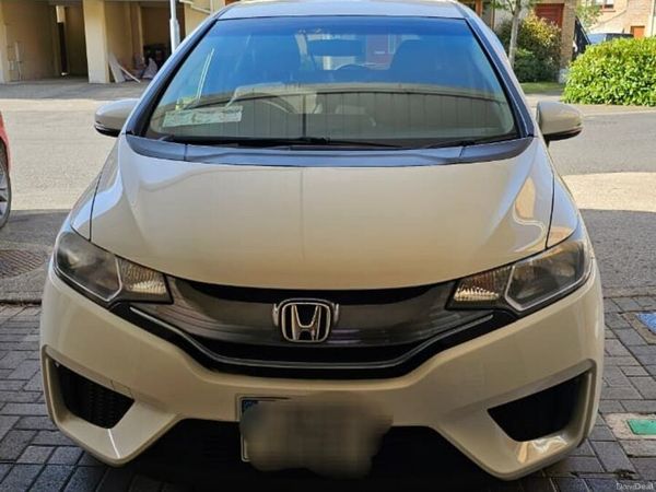 Honda Fit Hatchback, Petrol Hybrid, 2014, White