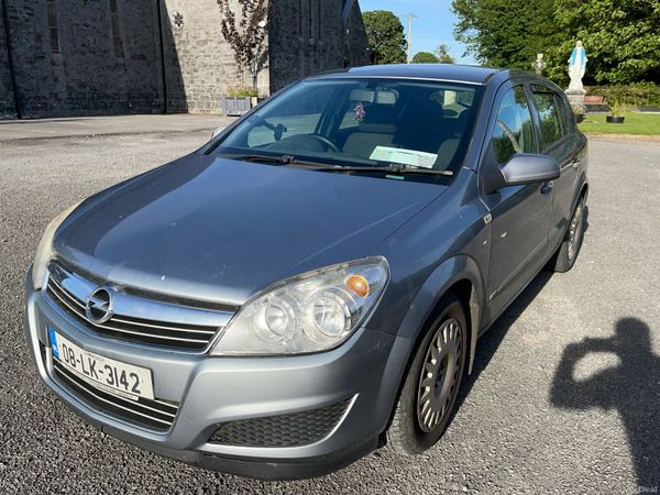 Opel Astra Hatchback, Petrol, 2008, Silver