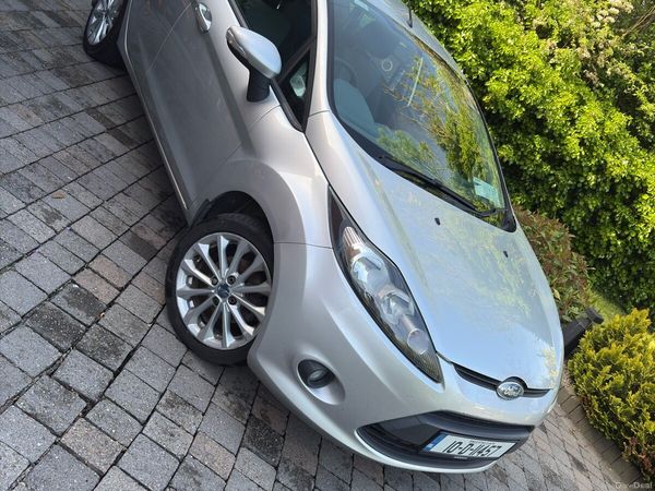 Ford Fiesta Hatchback, Petrol, 2010, Silver