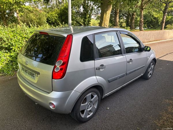Ford Fiesta Hatchback, Petrol, 2006, Silver