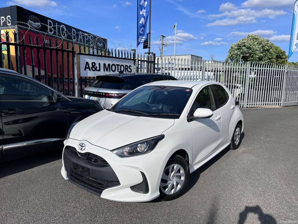 Toyota Yaris Hatchback, Petrol, 2021, White