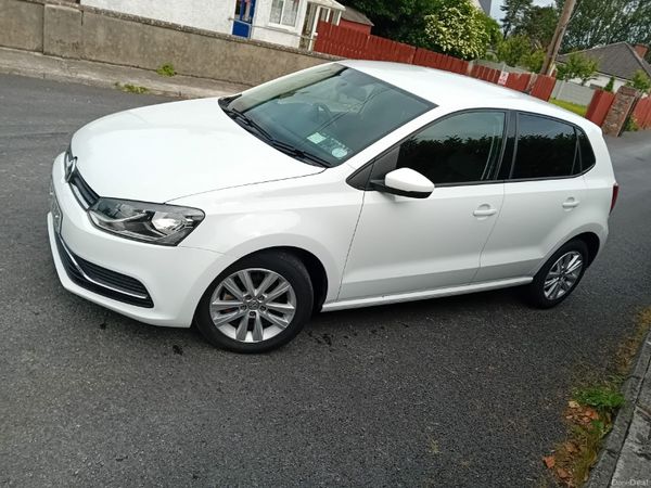 Volkswagen Polo Hatchback, Petrol, 2015, White