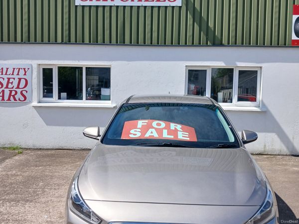 Hyundai i30 Hatchback, Petrol, 2018, Beige