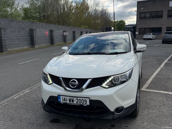 Nissan Qashqai Hatchback, Diesel, 2014, White