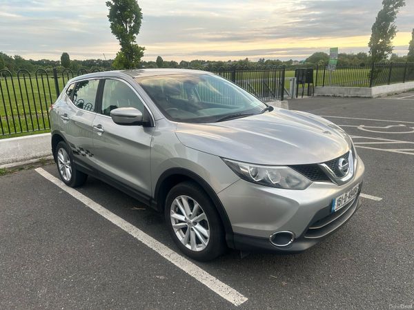 Nissan Qashqai Hatchback, Diesel, 2015, Silver