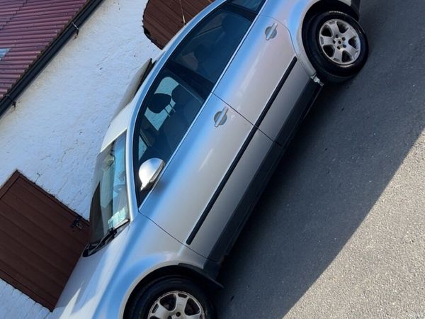 Volkswagen Passat Saloon, Diesel, 2004, Silver