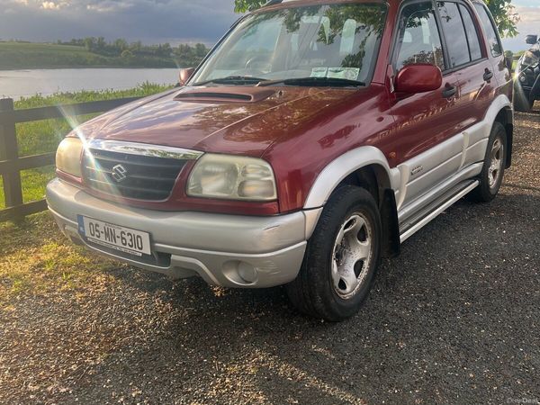 Suzuki Grand Vitara SUV, Diesel, 2005, Red
