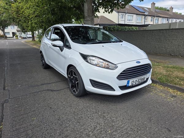 Ford Fiesta Hatchback, Petrol, 2012, White