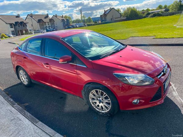 Ford Focus Saloon, Diesel, 2014, Red