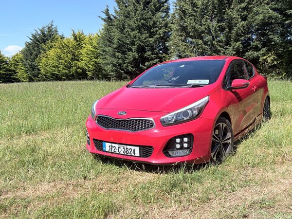 Kia Ceed Hatchback, Diesel, 2017, Red