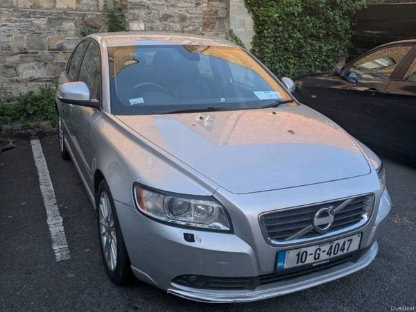 Volvo S40 Saloon, Diesel, 2010, Silver