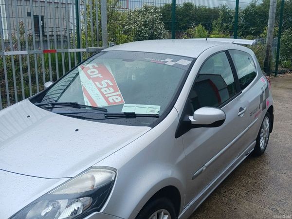 Renault Clio Hatchback, Petrol, 2009, Silver
