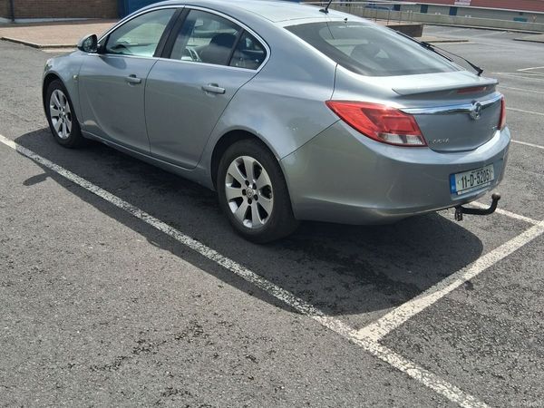 Vauxhall Insignia Hatchback, Diesel, 2011, Silver