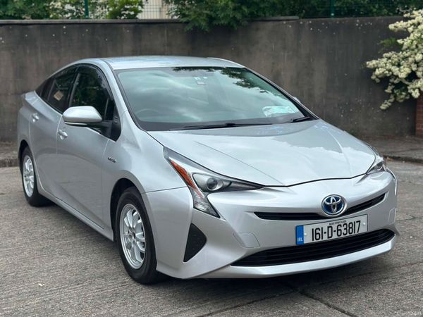 Toyota Prius Hatchback, Petrol Hybrid, 2016, Silver