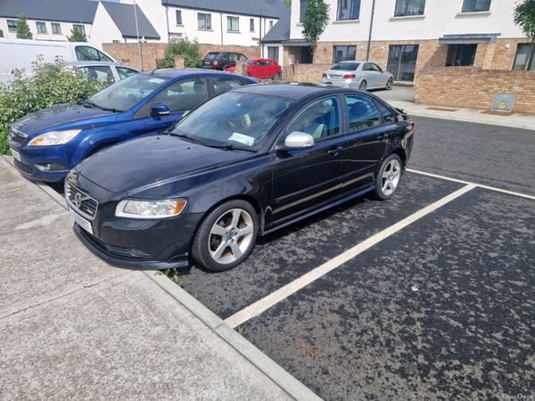 Volvo S40 Saloon, Diesel, 2011, Black
