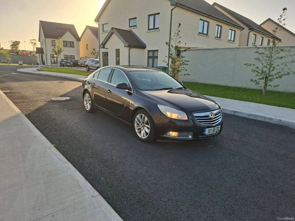 Vauxhall Insignia Hatchback, Diesel, 2013, Black