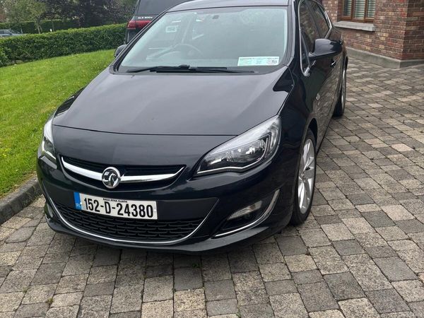 Vauxhall Astra Hatchback, Petrol, 2015, Black