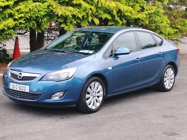 Opel Astra Saloon, Diesel, 2013, Blue