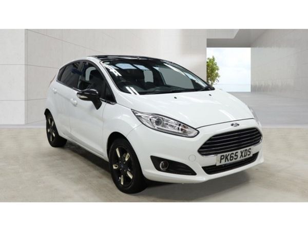 Ford Fiesta Hatchback, Petrol, 2015, White