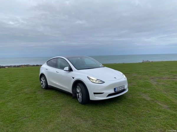 Tesla Model Y MPV, Electric, 2023, White