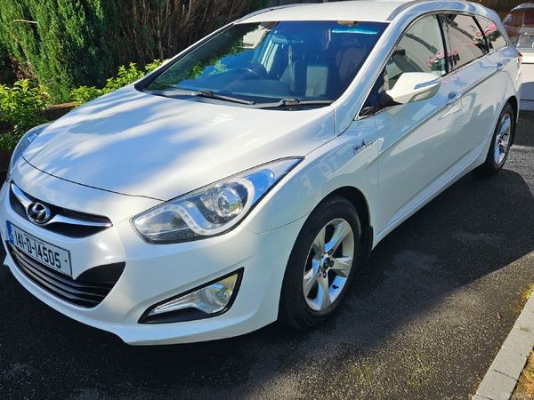Hyundai i40 Estate/Jeep, Diesel, 2014, White