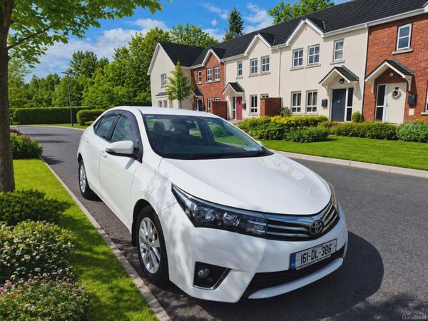 Toyota Corolla Saloon, Diesel, 2016, White