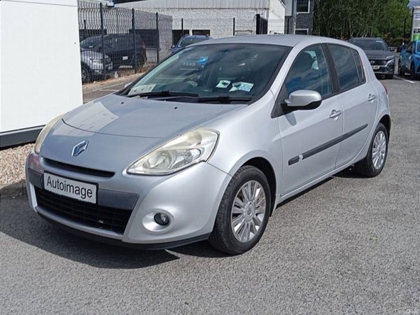 Renault Clio Hatchback, Petrol, 2011, Silver