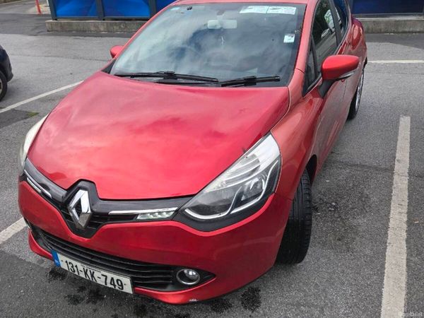 Renault Clio Hatchback, Petrol, 2013, Red
