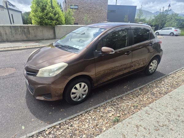 Toyota Vitz Hatchback, Petrol, 2012, Brown