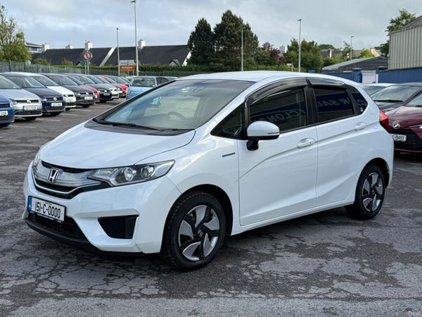 Honda Fit Hatchback, Petrol Hybrid, 2015, White