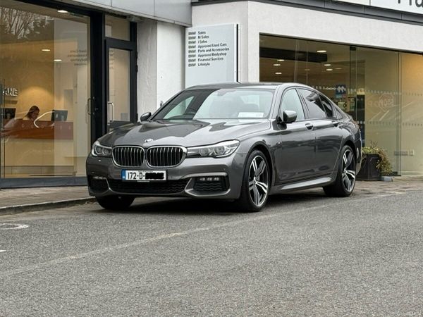 BMW 5-Series Saloon, Petrol Plug-in Hybrid, 2017, Blue