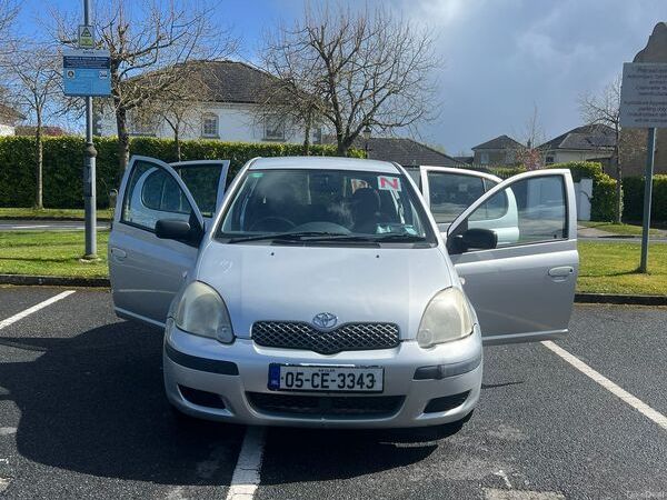 Toyota Yaris Hatchback, Petrol, 2005, Silver