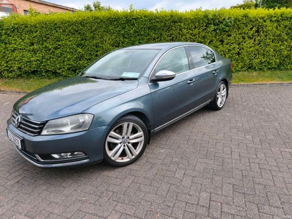 Volkswagen Passat Saloon, Diesel, 2011, Grey