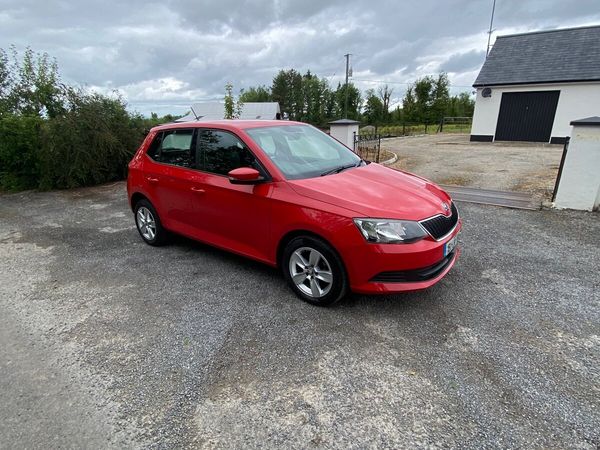 Skoda Fabia Hatchback, Petrol, 2015, Red