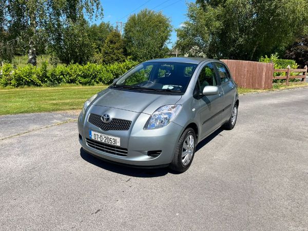 Toyota Yaris Hatchback, Petrol, 2007, Silver