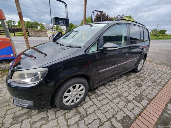 Volkswagen Touran MPV, Diesel, 2011, Black