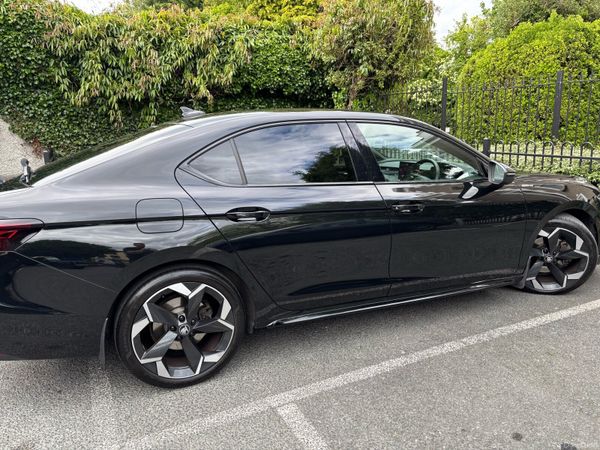 Skoda Superb Saloon, Diesel, 2025, Black