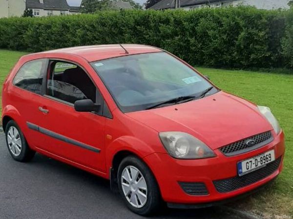 Ford Fiesta Hatchback, Petrol, 2007, Red