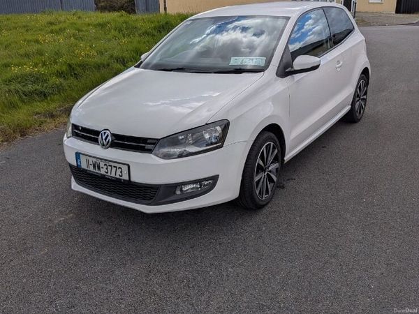 Volkswagen Polo Hatchback, Petrol, 2011, White