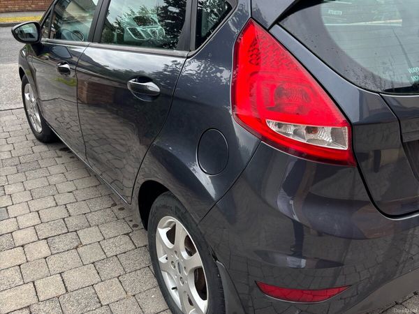 Ford Fiesta Hatchback, Petrol, 2010, Grey