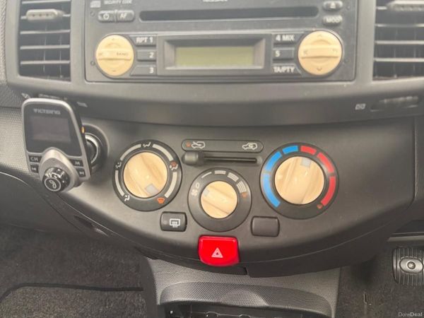 Nissan Micra Hatchback, Petrol, 2004, Silver